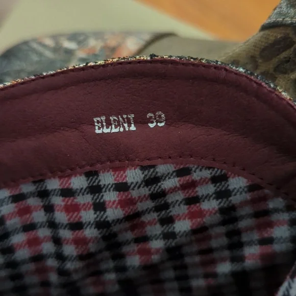 NIB L'Artiste Eleni taupe booties size 8.5 - Picture 6 of 10